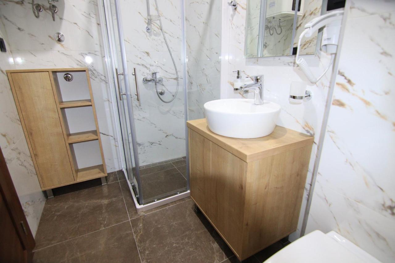 Apartmani Fantasia Cetinje Exterior foto