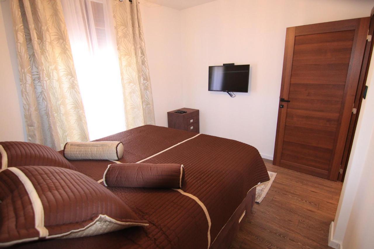 Apartmani Fantasia Cetinje Exterior foto