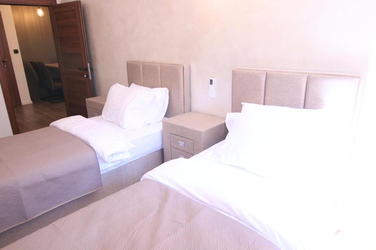 Apartmani Fantasia Cetinje Exterior foto