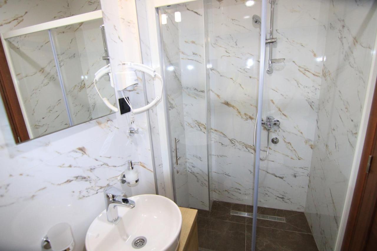 Apartmani Fantasia Cetinje Exterior foto